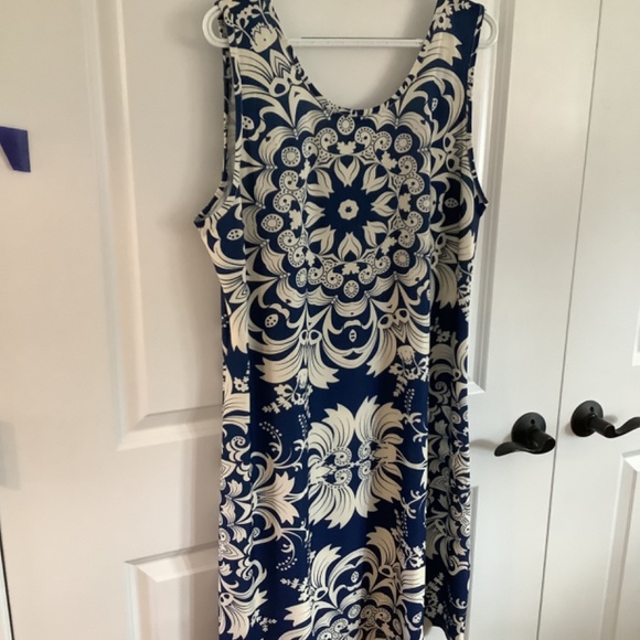 Women’s sleeveless dress - Picture 2 of 3